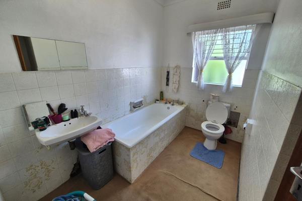 3 Bedroom Property for Sale in Mabille Park Western Cape
